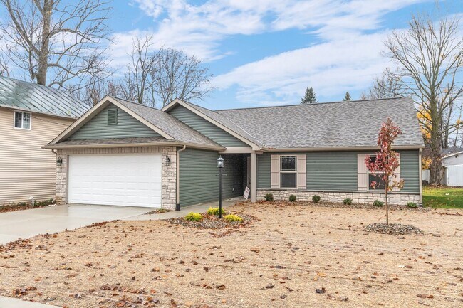 Building Photo - New Build w/ Attached Garage and Tons of Space
