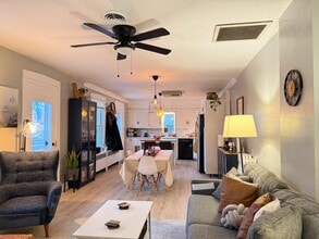 Building Photo - Charming 3 bedroom Apartment in Prime Lancaster City Location - HEAT INCLUDED!