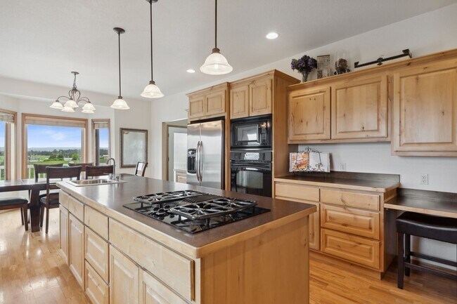 Building Photo - 5-bedroom, 3-bathroom furnished home in Kalispell, Montana!