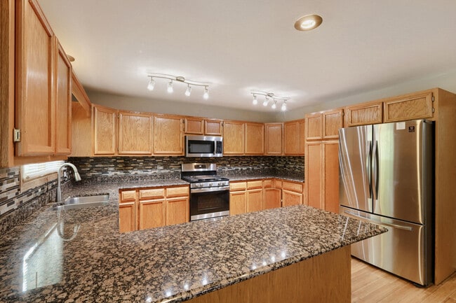 Building Photo - 2805 Breckenridge Cir
