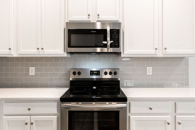 Building Photo - 715 W Vincent Dr