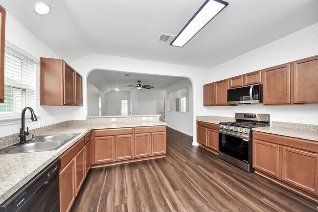 Building Photo - 10306 White Fir Villa Ave