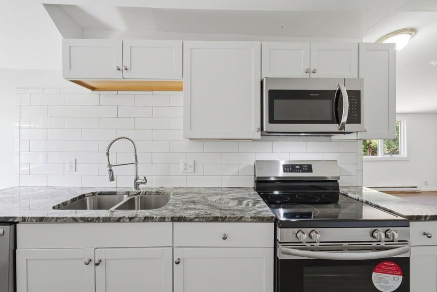 Building Photo - 302 Marlin Dr