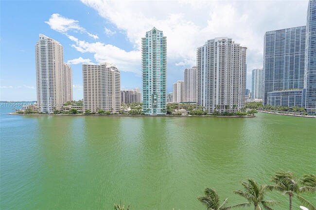 Building Photo - 325 S Biscayne Blvd