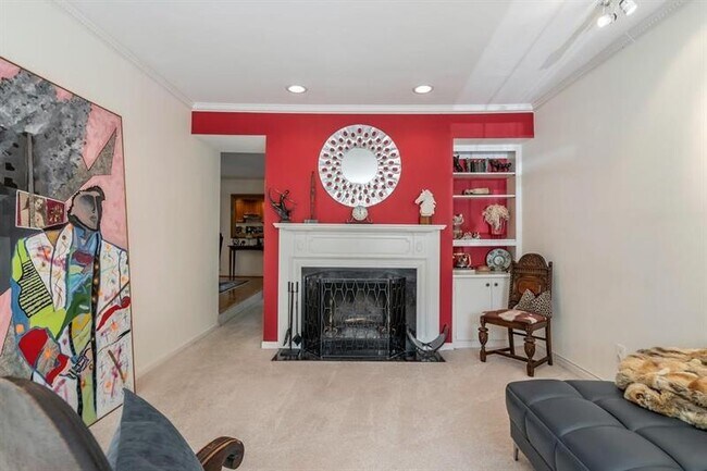 Building Photo - 1105 Clairemont Ave