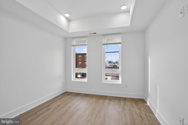 Building Photo - 2331 E York St