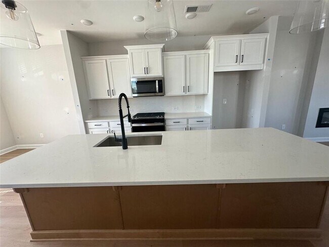 Building Photo - 1925 AUDRA Aly