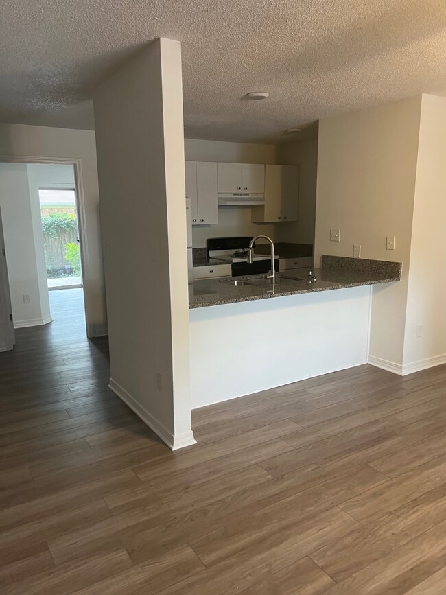 Building Photo - 1802 Tsuga Way