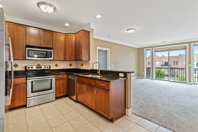 Building Photo - 953 Ingleside Ave