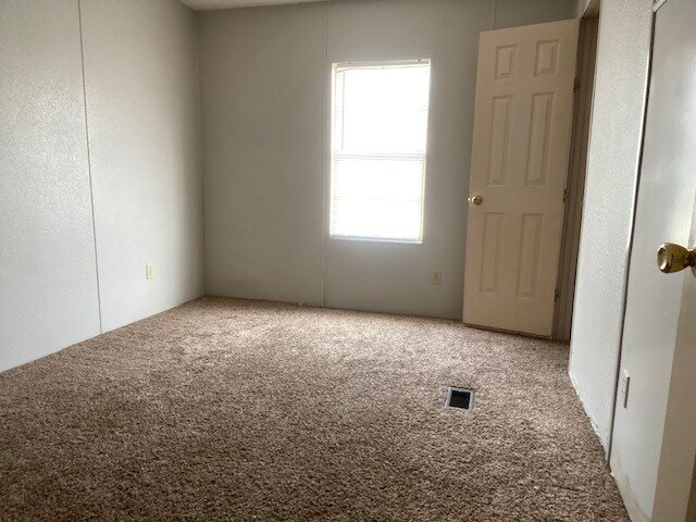 Building Photo - 3 bedroom 2 bath mobile home