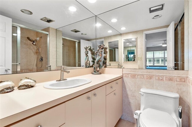 Building Photo - 4010 Galt Ocean Dr