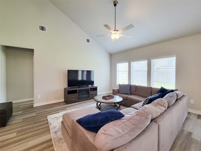 Building Photo - 8401 Hazel River Dr