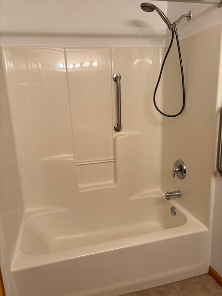 Building Photo - 3634 Calvert Rd