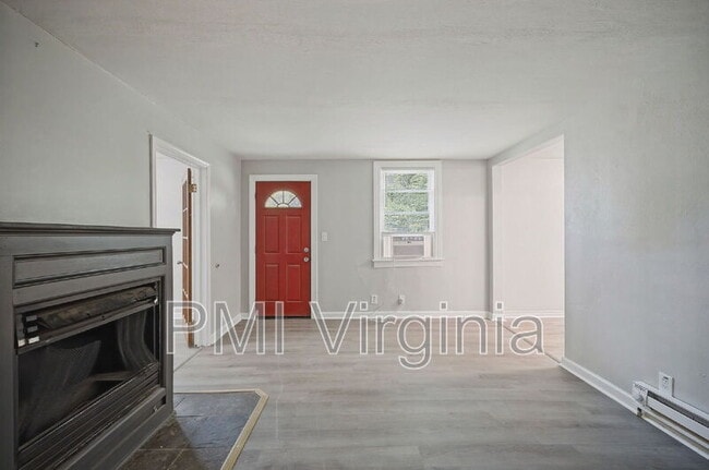 Building Photo - 3407 Essex Cir