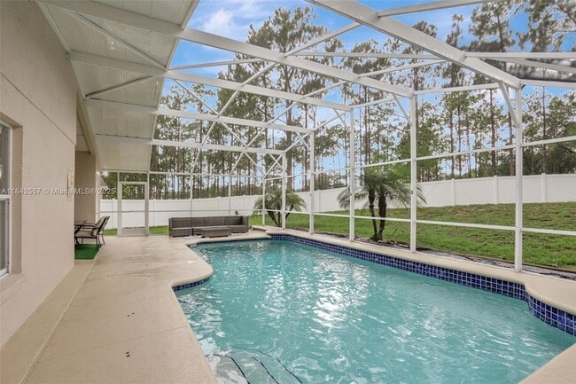 Building Photo - 502 Oxford Dr
