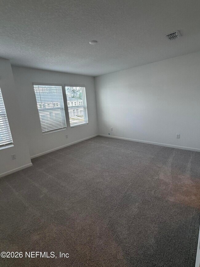 Building Photo - 539 Holly Lks Dr