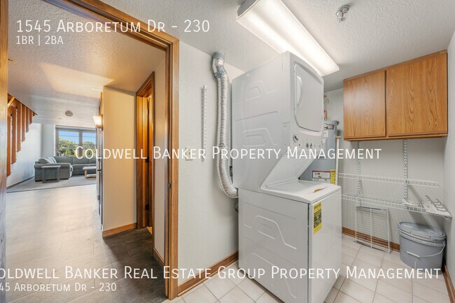 Building Photo - 1545 Arboretum Dr