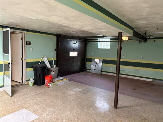 Building Photo - 700 Filmore Rd