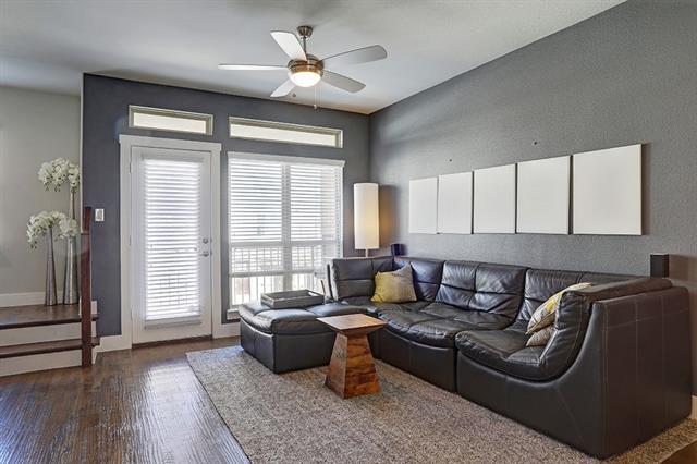 Building Photo - 1310 Palm Canyon Dr