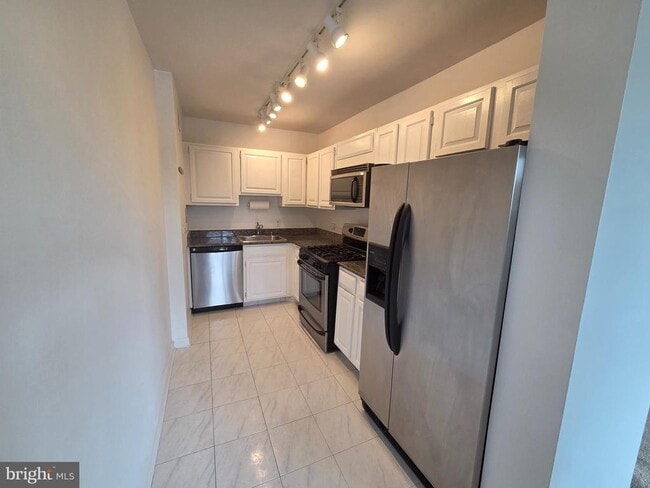 Building Photo - 3000 Spout Run Pkwy