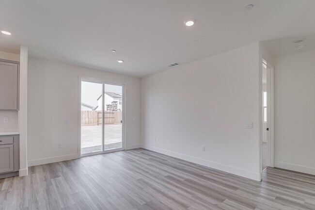 Building Photo - 8208 Dreamside Ave
