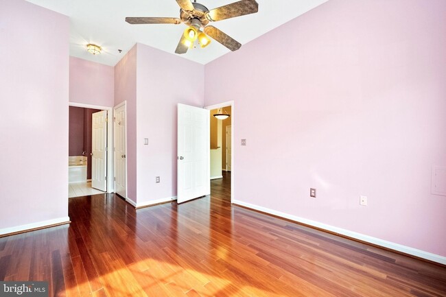 Building Photo - 171 Somervelle St