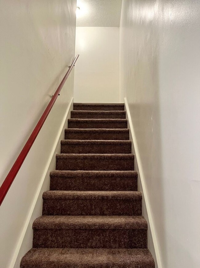 Building Photo - Renovated Home Near Virginia Tech