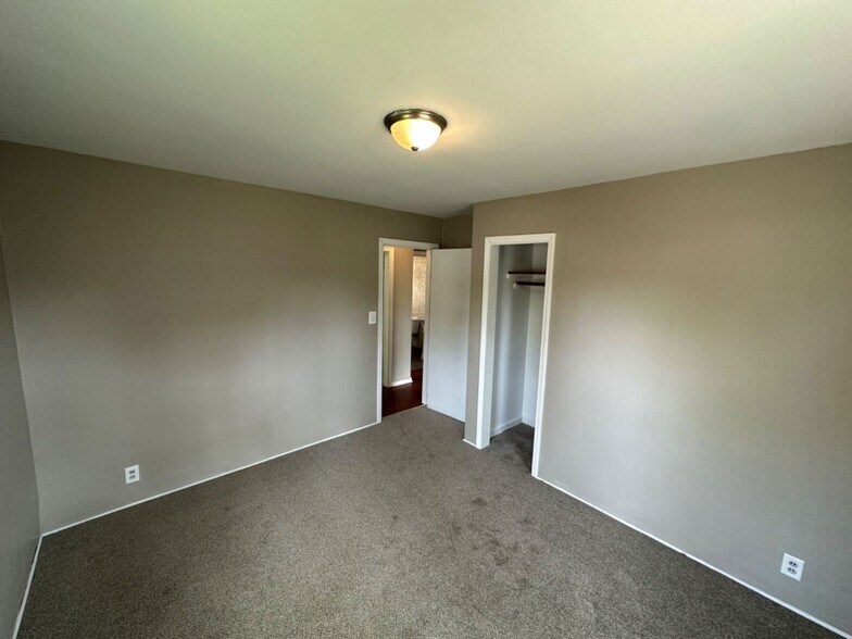 Building Photo - 5302 N 47th St