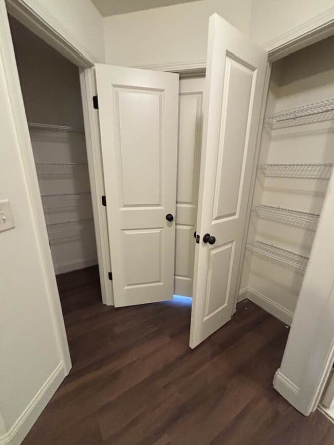 Building Photo - 4147 Lennox Wy