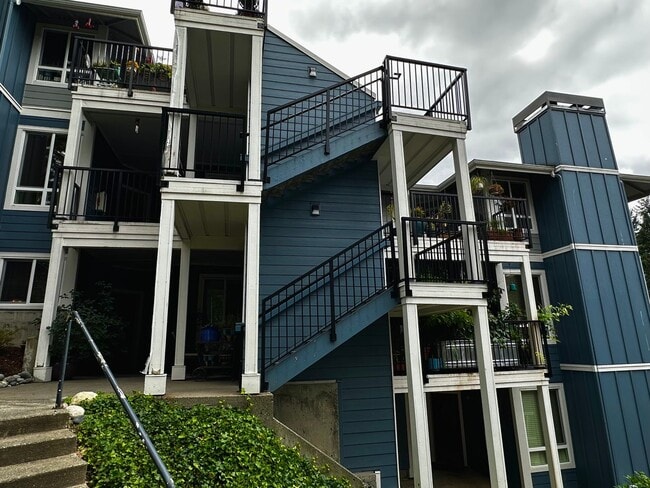Building Photo - Beautiful 2BR|2BA with Washer and Dryer, T...