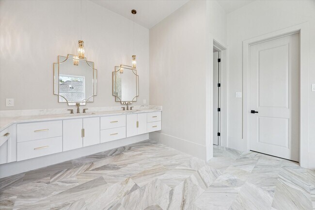 Building Photo - 7203 Tickner St