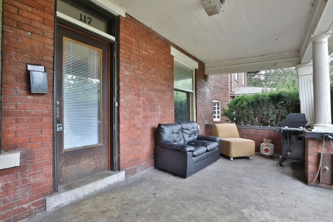 Building Photo - 117 E Lane Ave