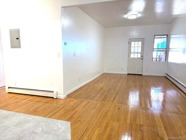 Building Photo - 235 Starr St