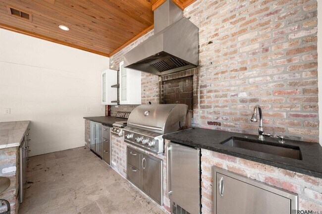 Building Photo - 4 Bedroom Luxury Rental located near Bocage | Private Pool | Mother In Law Suite