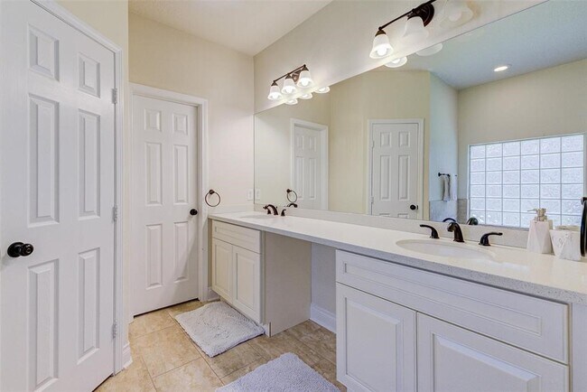 Building Photo - 6234 Presidio Canyon Dr