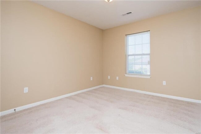 Building Photo - Home in Pioneer Ridge – Pet Friendly & Min...