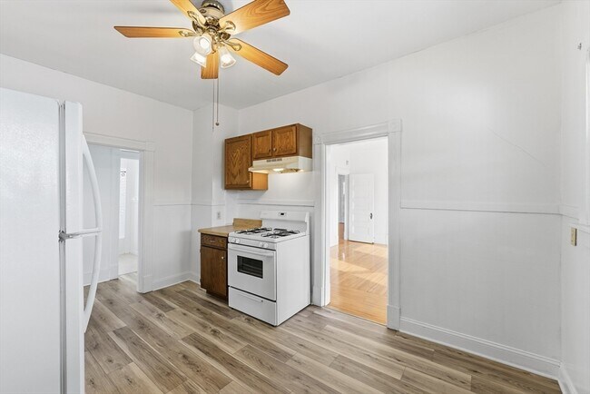 Building Photo - 33 North Blvd