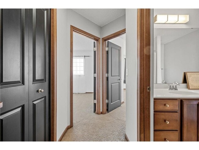 Building Photo - Awesome otesgo property for lease, 3 beds 2 baths, updates through-out!