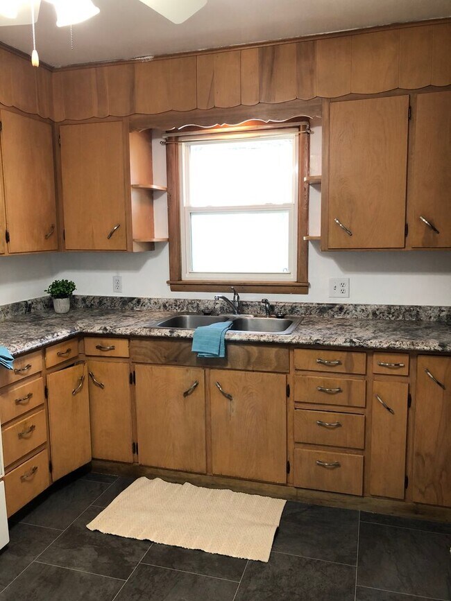 Building Photo - Park Apartments - 530