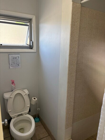 Building Photo - 2318 Seaview Ave