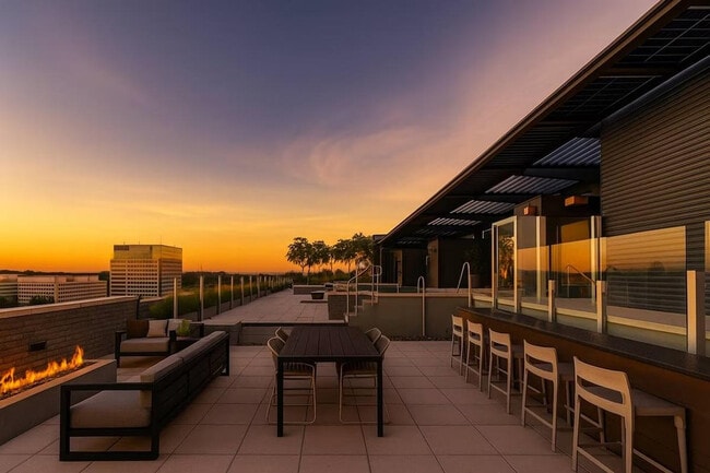 Building Photo - 7370 Montcalm Dr