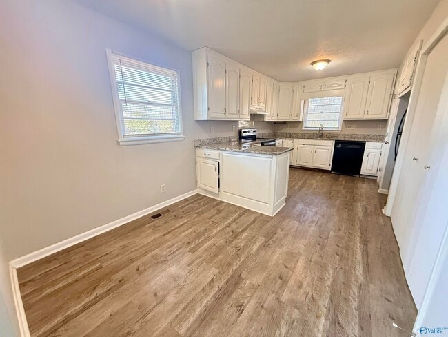 Building Photo - 1576 Hobbs Island Rd SE