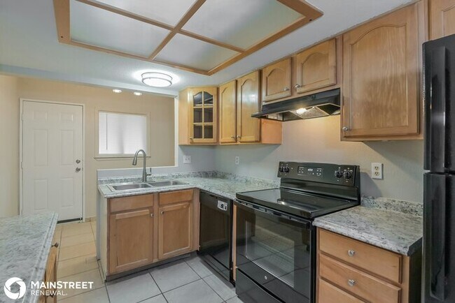 Building Photo - 737 E Oregon St