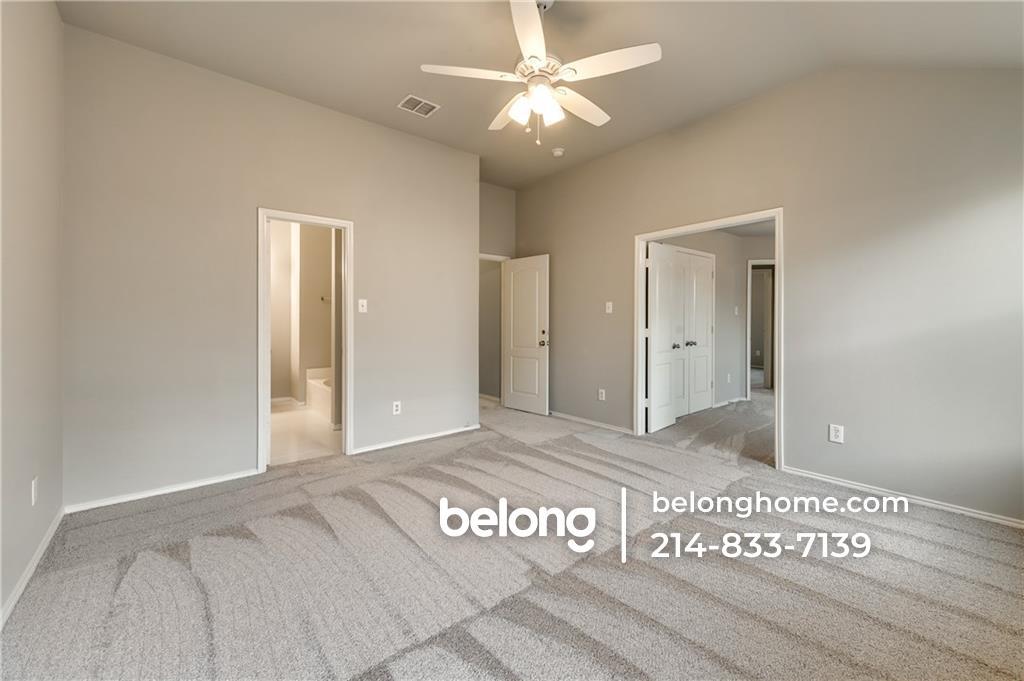 Building Photo - 901 Plumeria Dr
