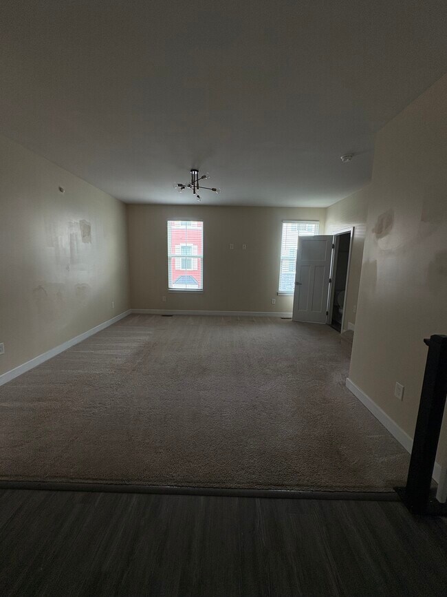 Building Photo - Chesapeake Home