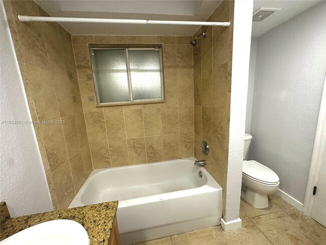 Building Photo - 7701 N Kendall Dr
