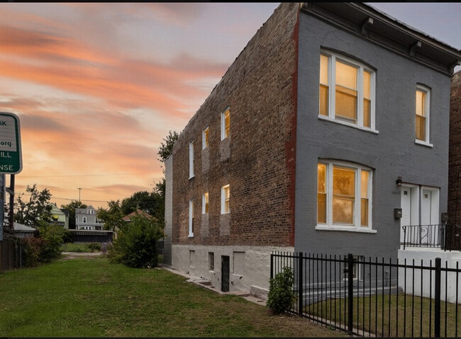 Building Photo - 6660 S Michigan Ave