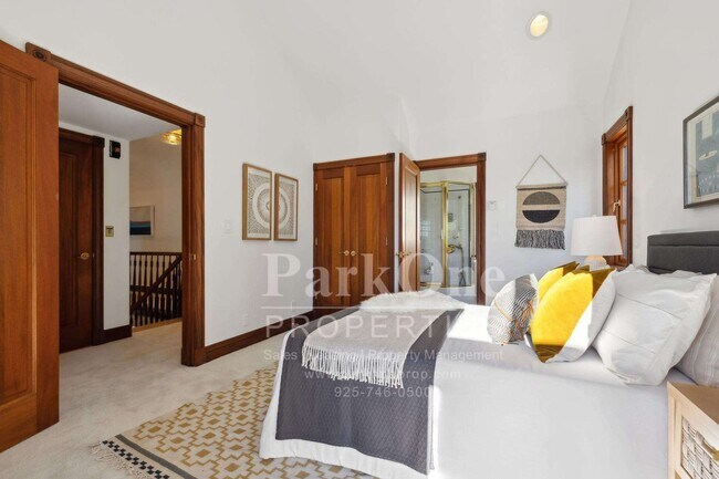 Building Photo - Short term, furnished possible for this magnificent home.