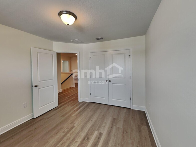 Building Photo - 1085 Heavenly Dr