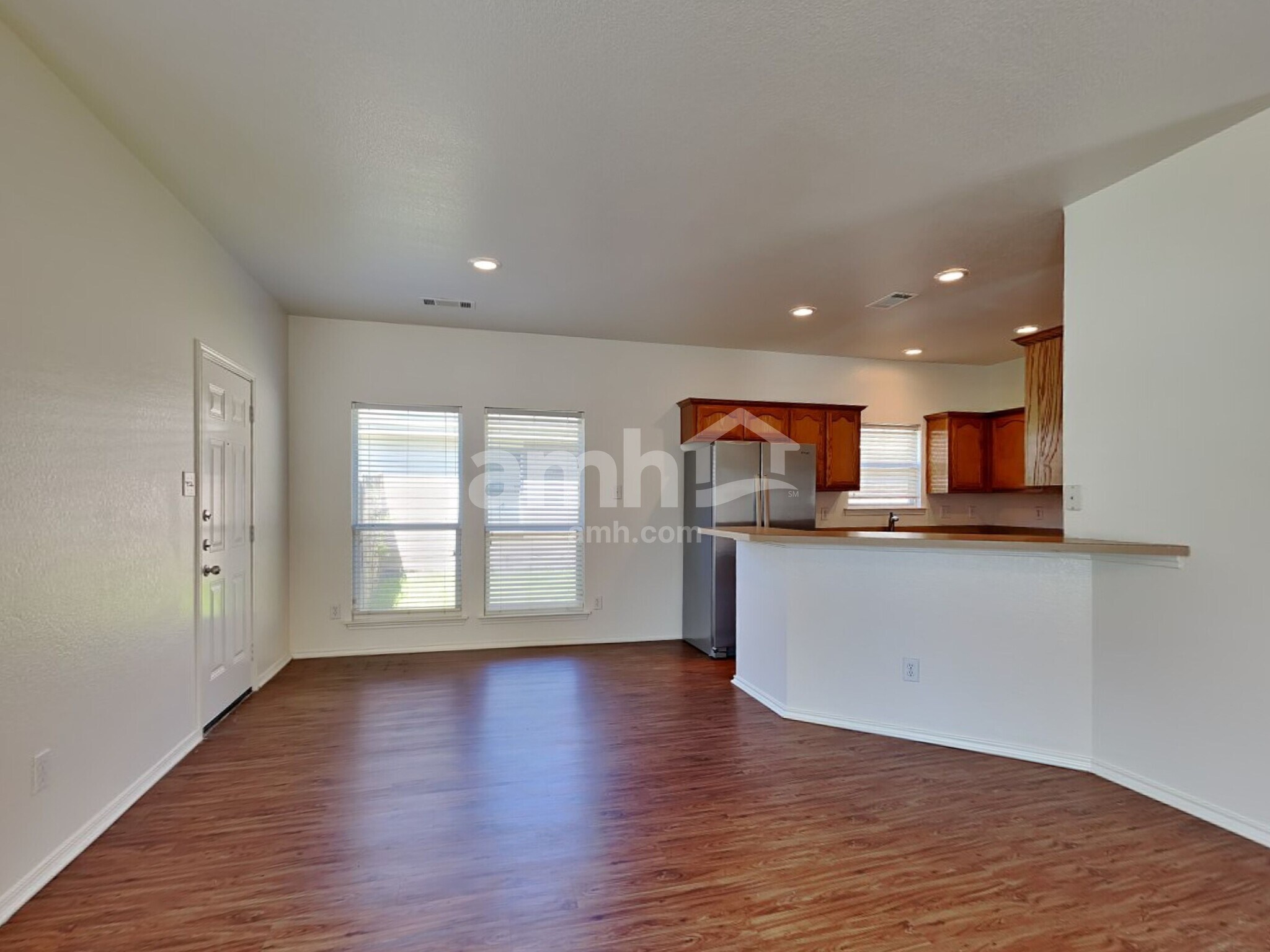 Building Photo - 1137 Boxwood Dr